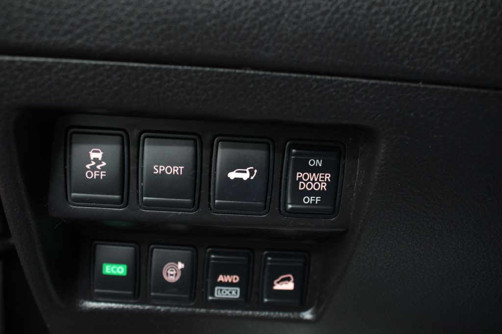 2016 Nissan Rogue Image 29