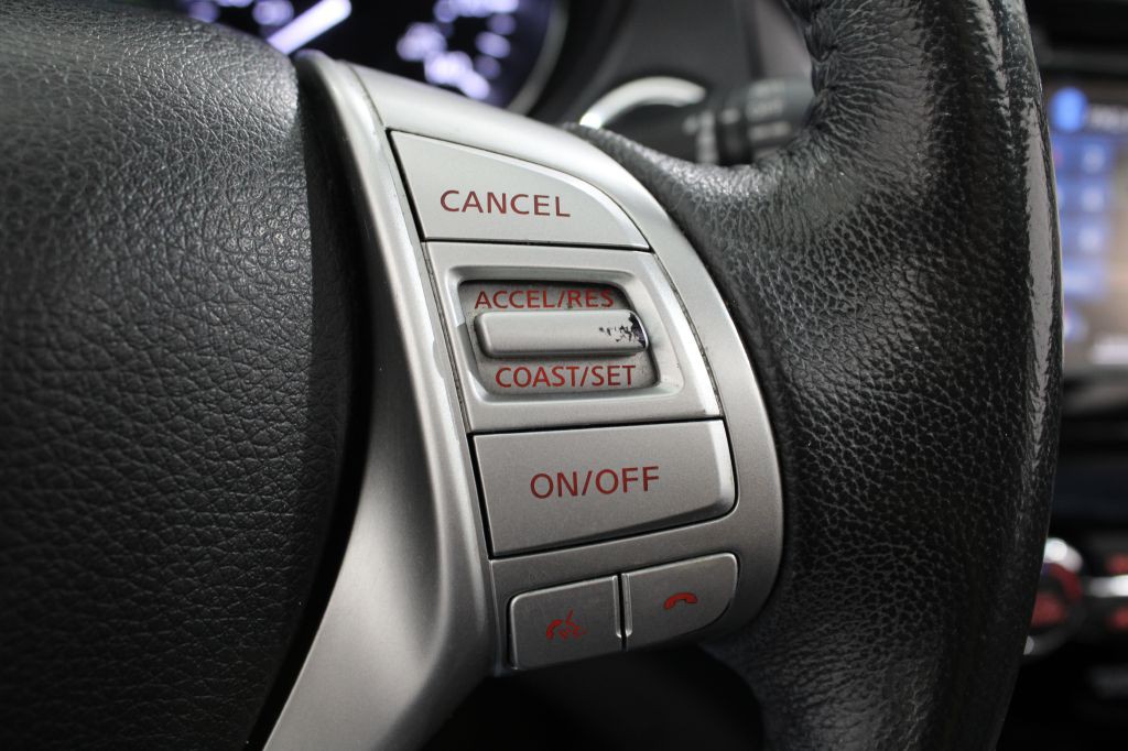 2016 Nissan Rogue Image 33