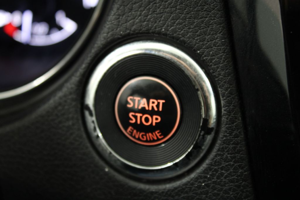 2016 Nissan Rogue Image 40