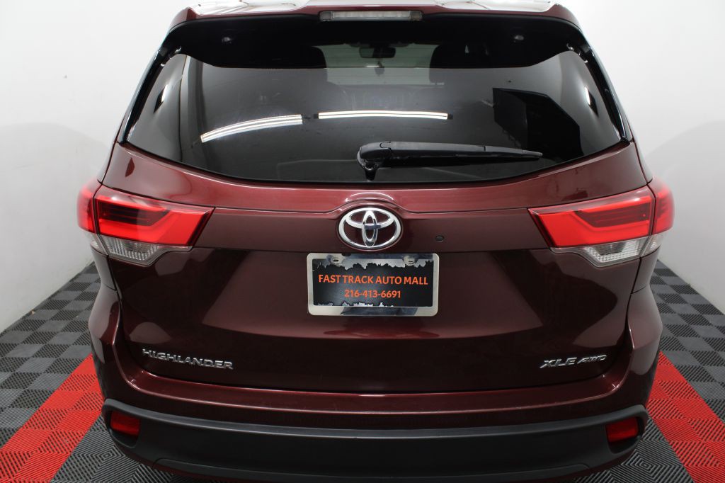 2017 Toyota Highlander Image 6