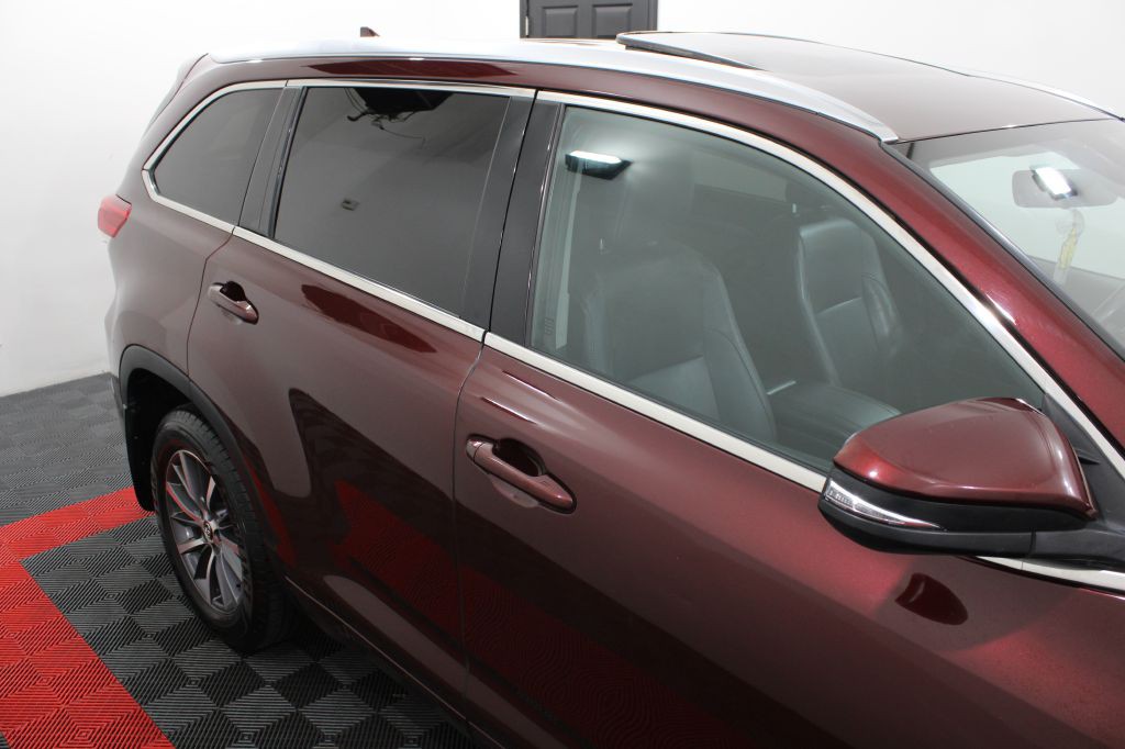 2017 Toyota Highlander Image 8