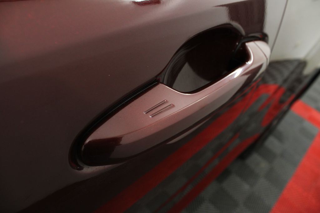 2017 Toyota Highlander Image 10