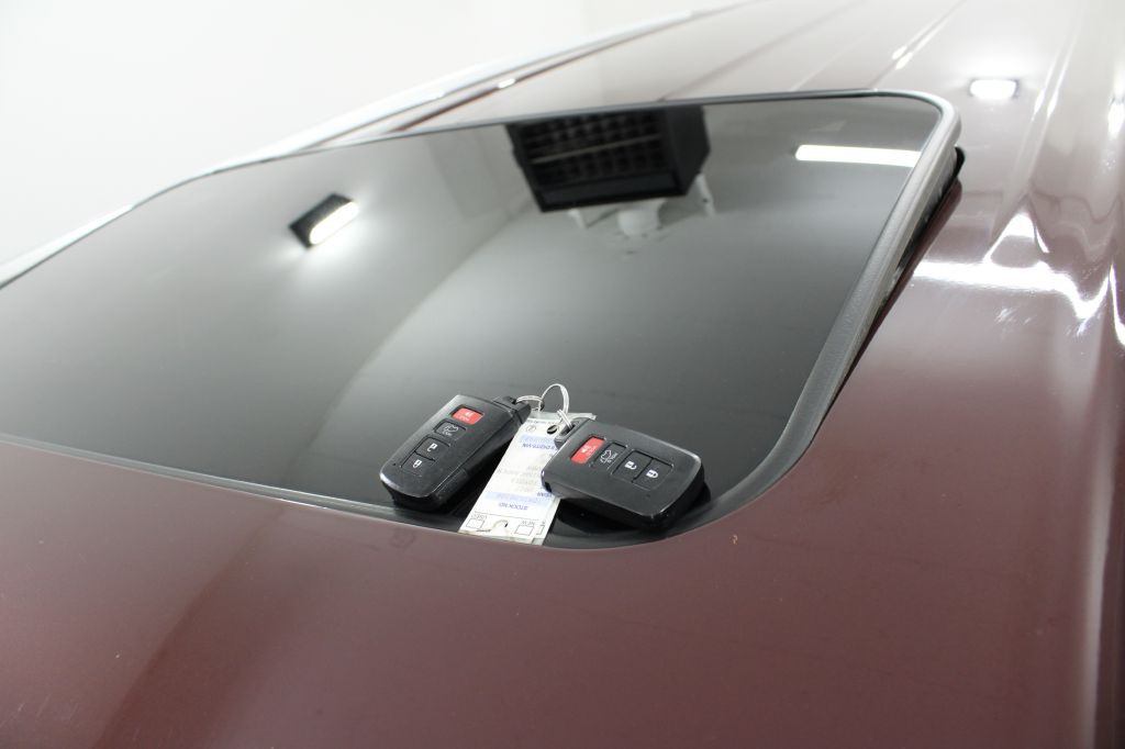 2017 Toyota Highlander Image 11