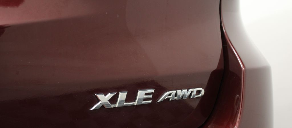 2017 Toyota Highlander Image 13