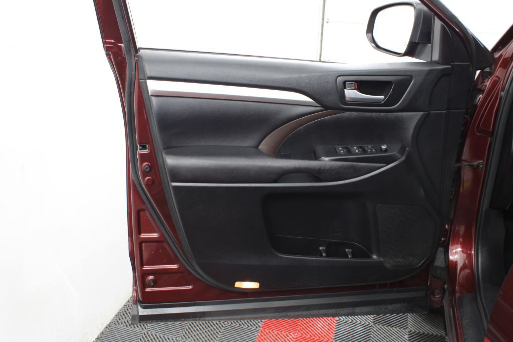 2017 Toyota Highlander Image 15
