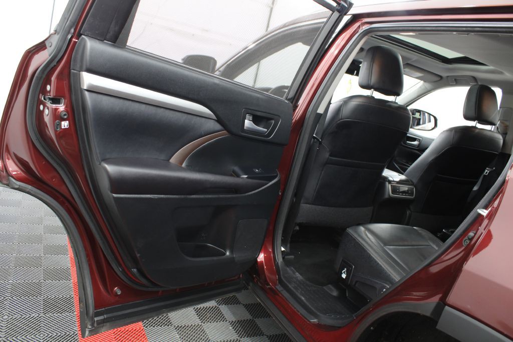 2017 Toyota Highlander Image 18
