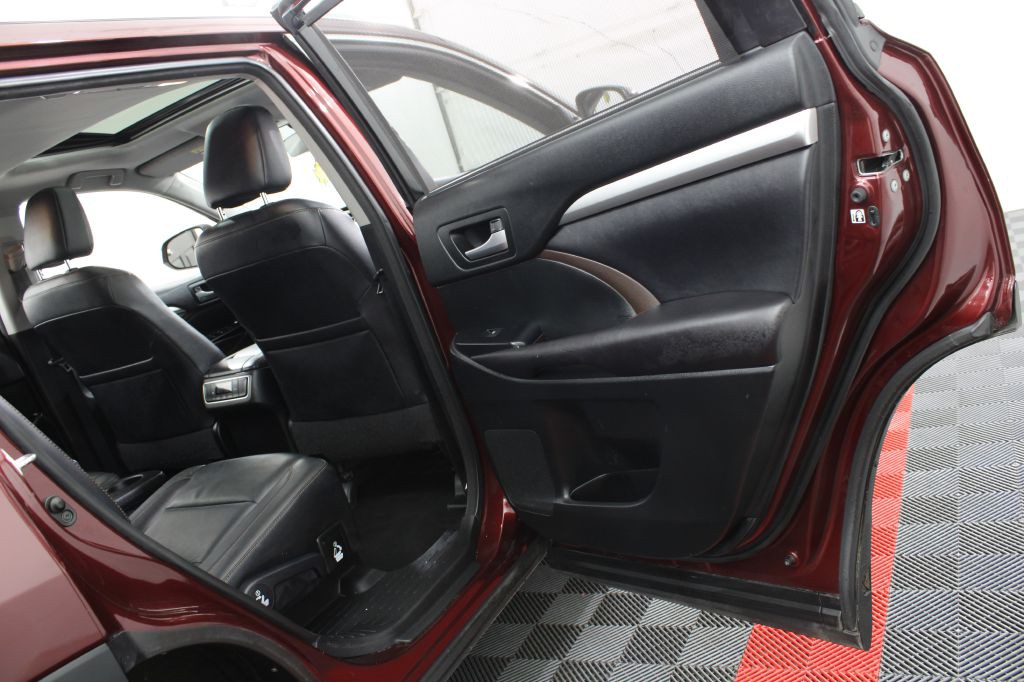 2017 Toyota Highlander Image 22