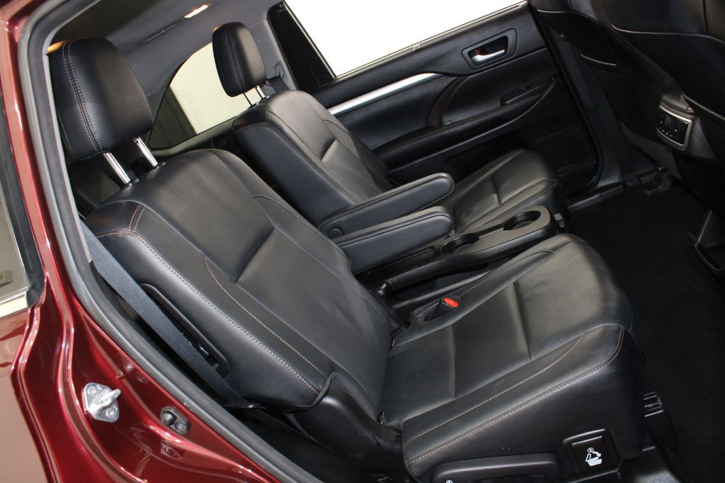 2017 Toyota Highlander Image 24