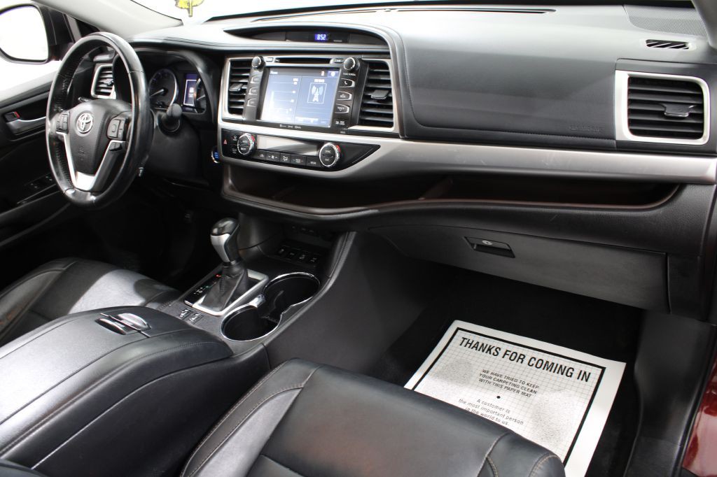2017 Toyota Highlander Image 28