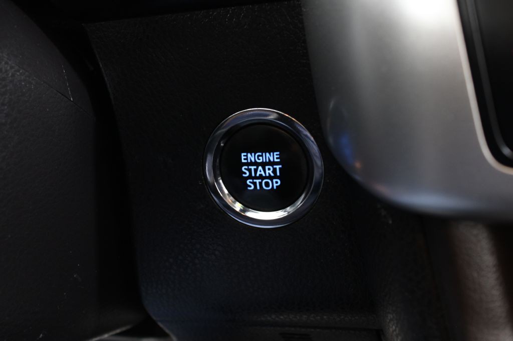 2017 Toyota Highlander Image 29