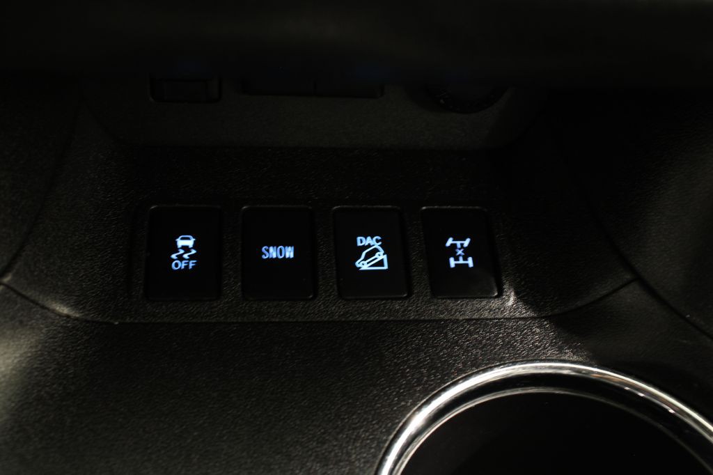 2017 Toyota Highlander Image 32