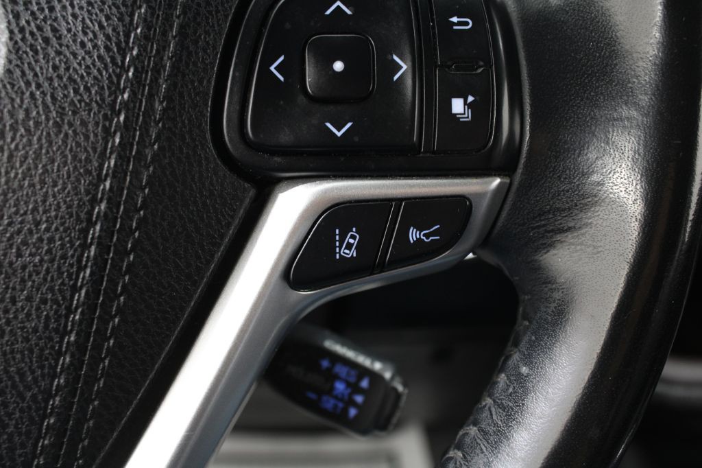 2017 Toyota Highlander Image 34