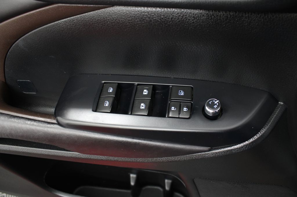 2017 Toyota Highlander Image 36