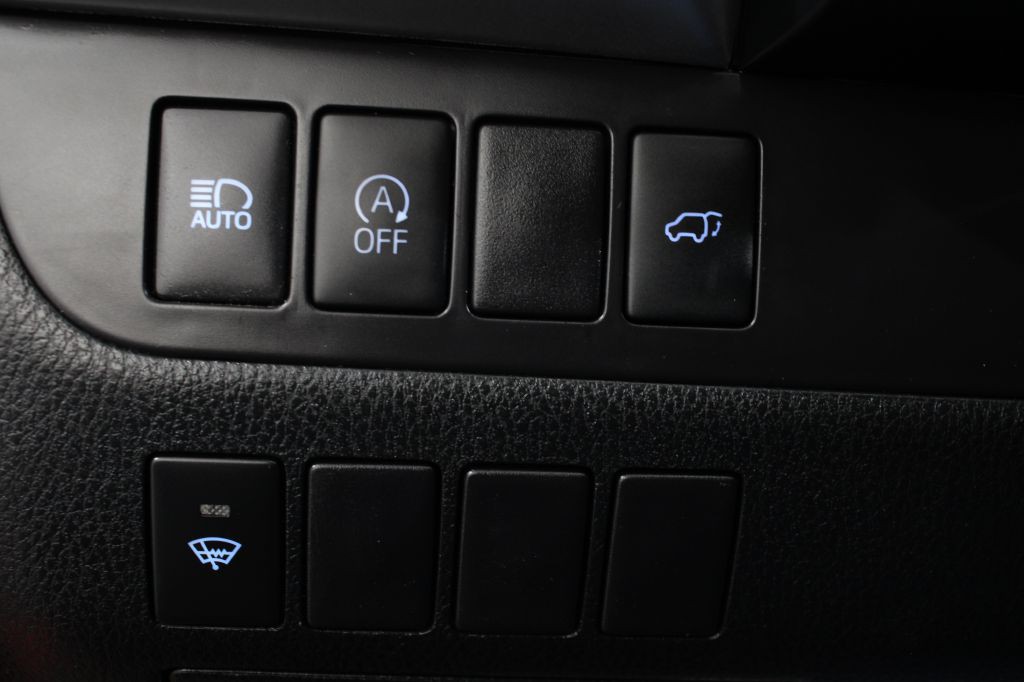 2017 Toyota Highlander Image 37