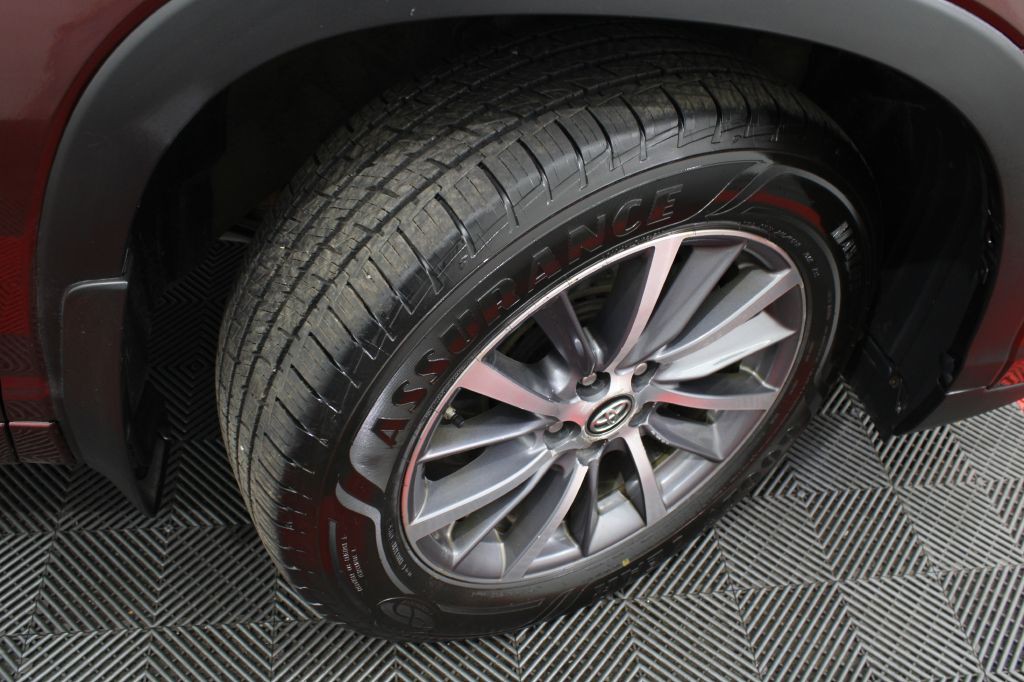 2017 Toyota Highlander Image 46