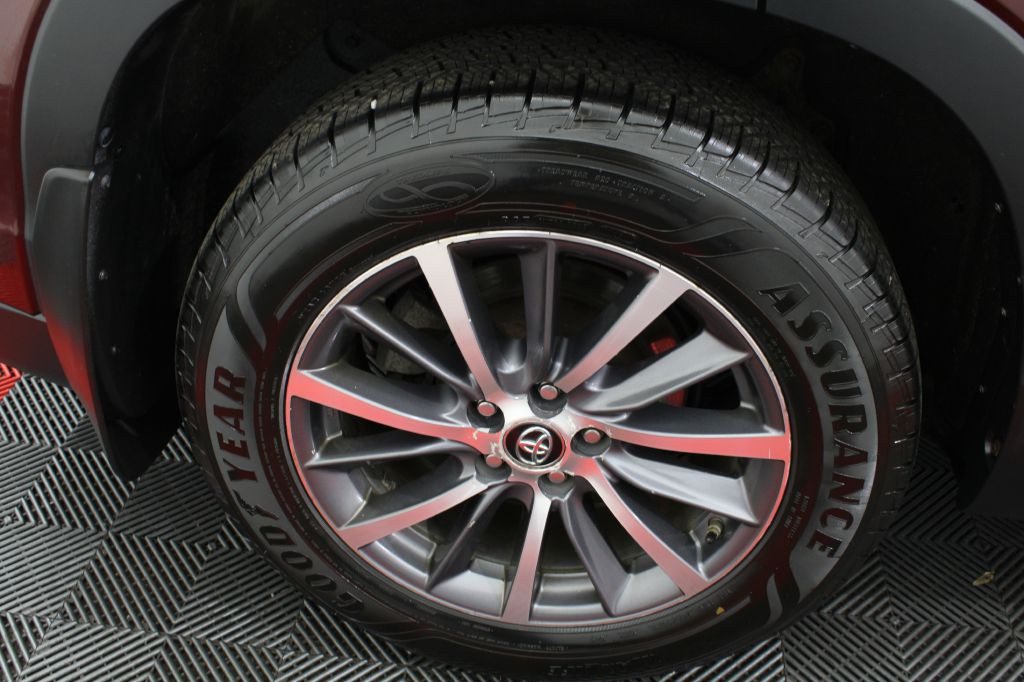 2017 Toyota Highlander Image 47