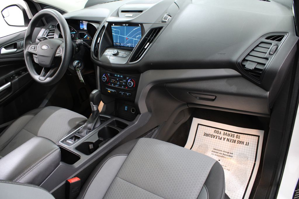 2017 Ford Escape Image 2