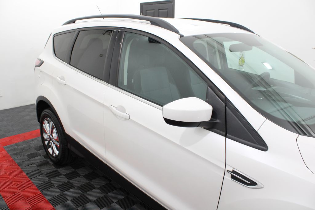 2017 Ford Escape Image 9