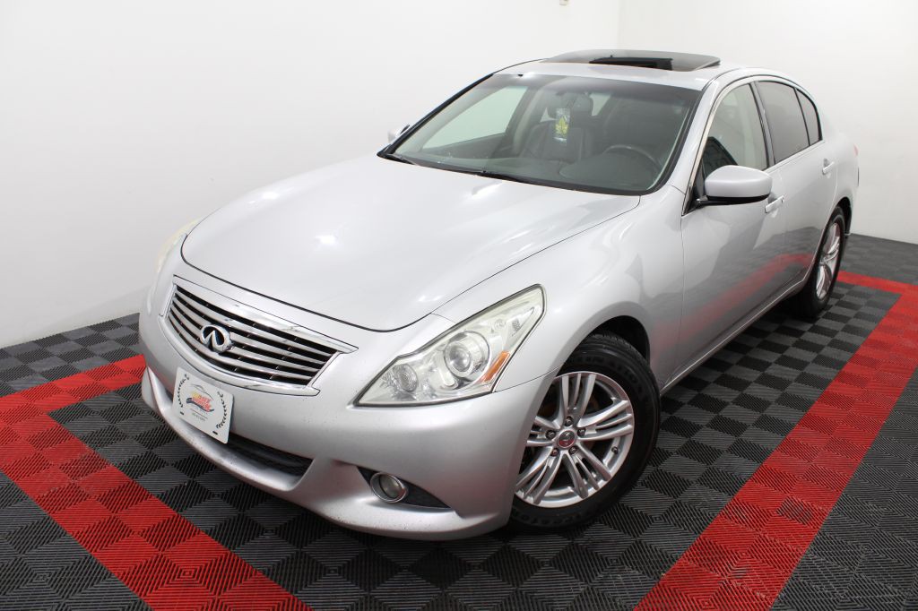 2013 INFINITI G37 Image 3