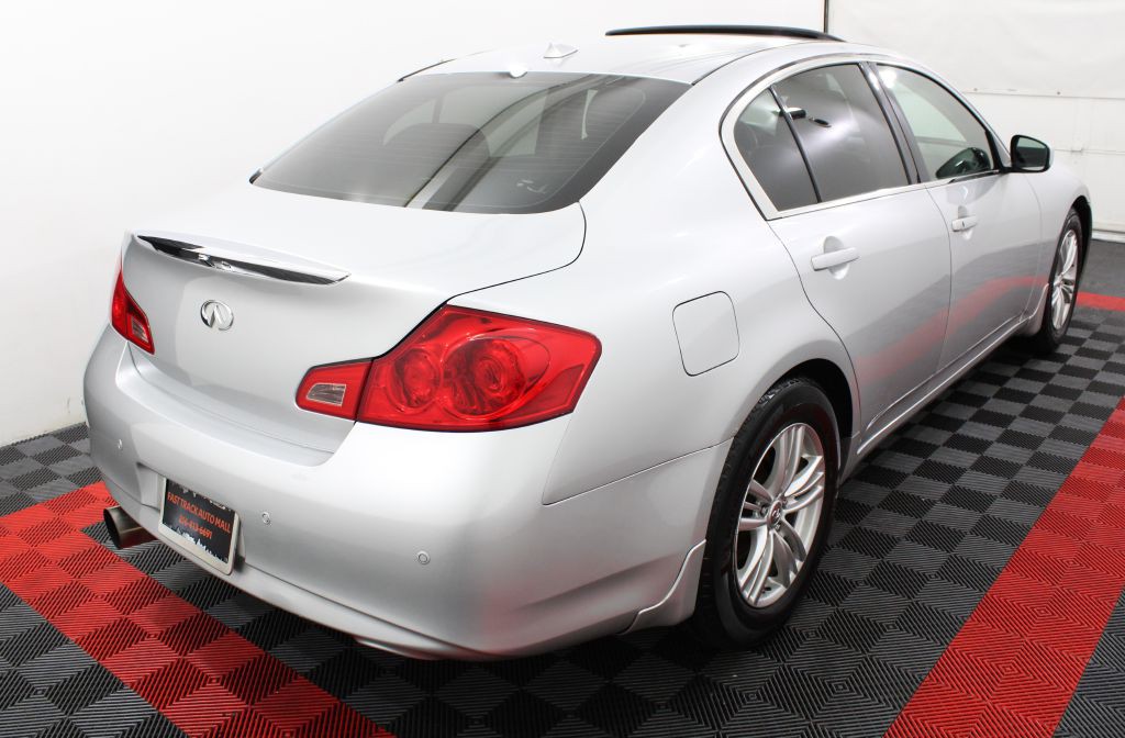 2013 INFINITI G37 Image 6