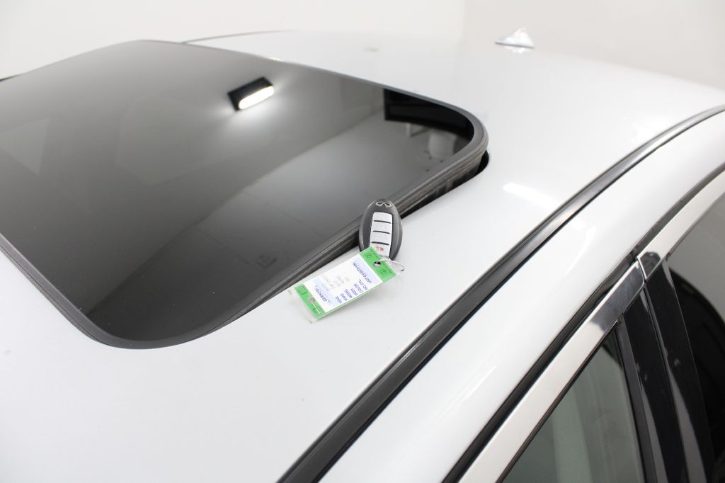 2013 INFINITI G37 Image 10