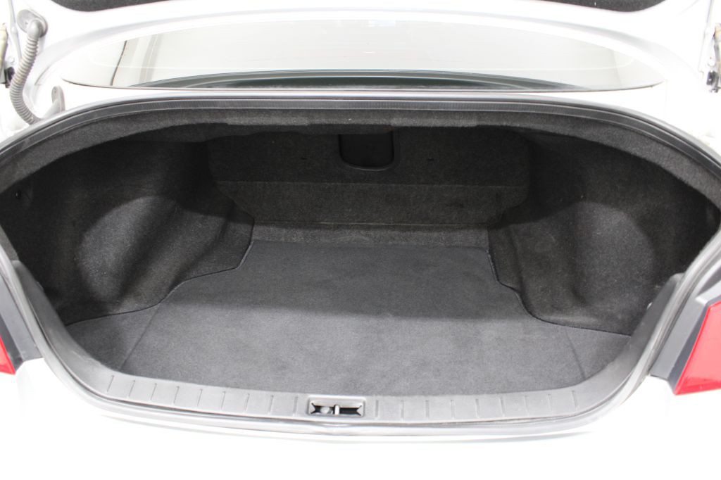 2013 INFINITI G37 Image 18