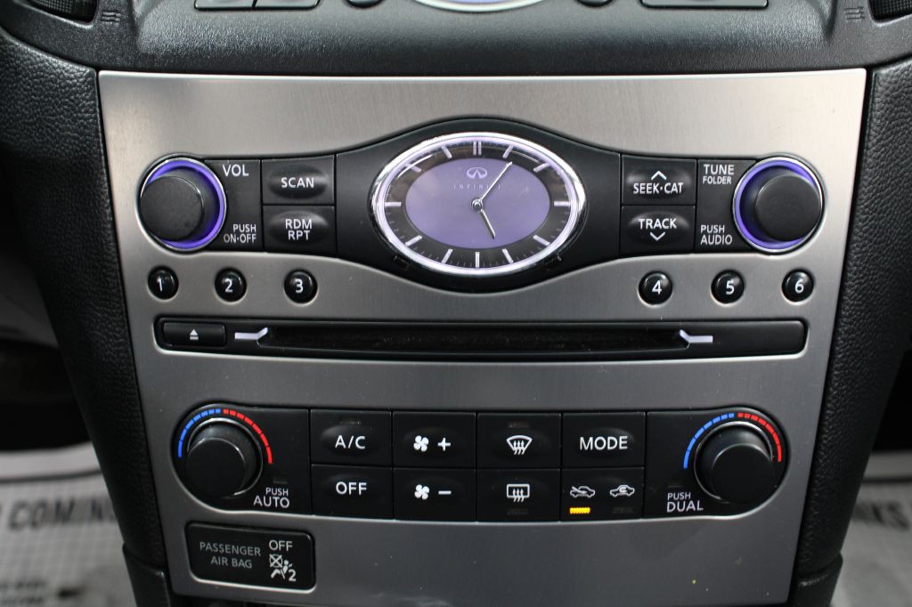 2013 INFINITI G37 Image 32