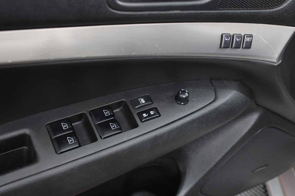 2013 INFINITI G37 Image 35