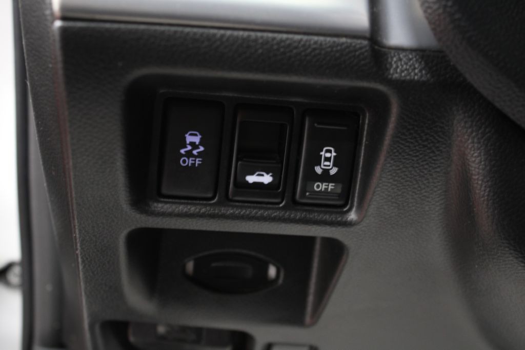 2013 INFINITI G37 Image 37