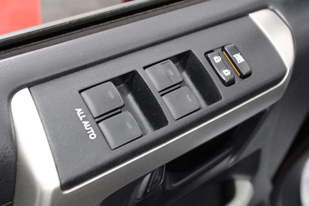 2011 Toyota 4Runner Image 12