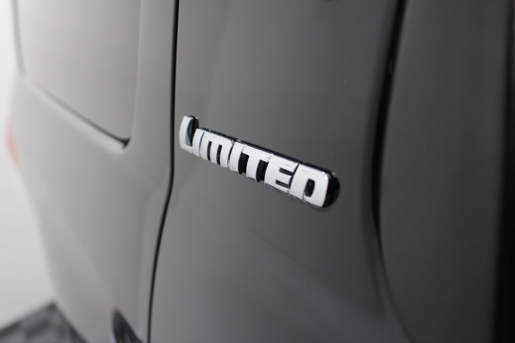 2011 Toyota Sequoia Image 10