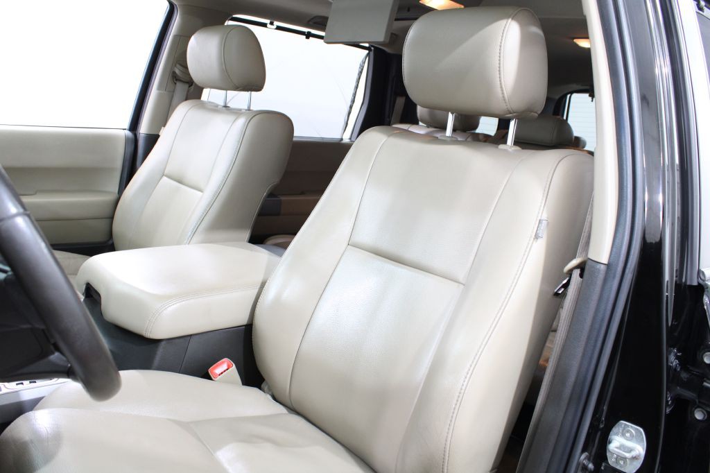 2011 Toyota Sequoia Image 14