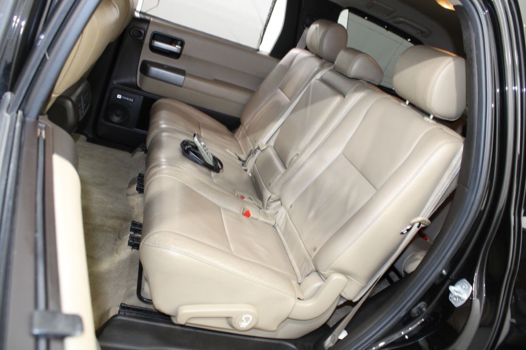 2011 Toyota Sequoia Image 16