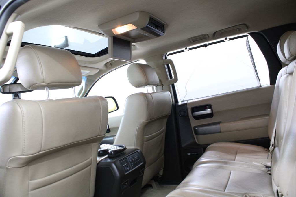 2011 Toyota Sequoia Image 19