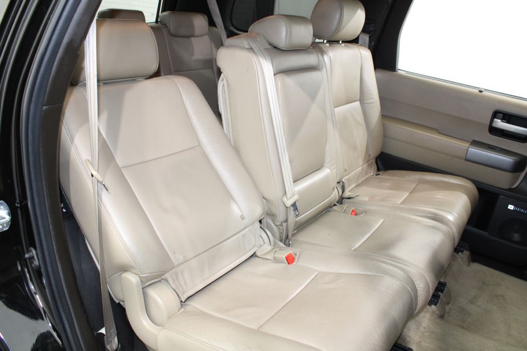 2011 Toyota Sequoia Image 27
