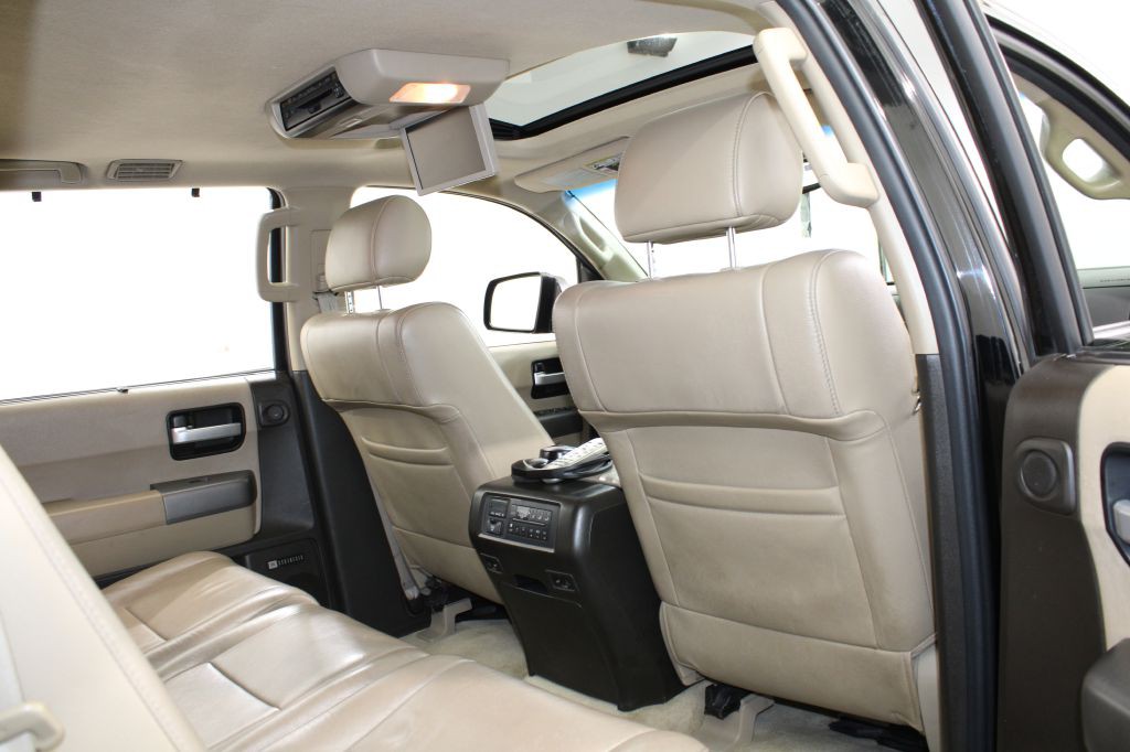 2011 Toyota Sequoia Image 28