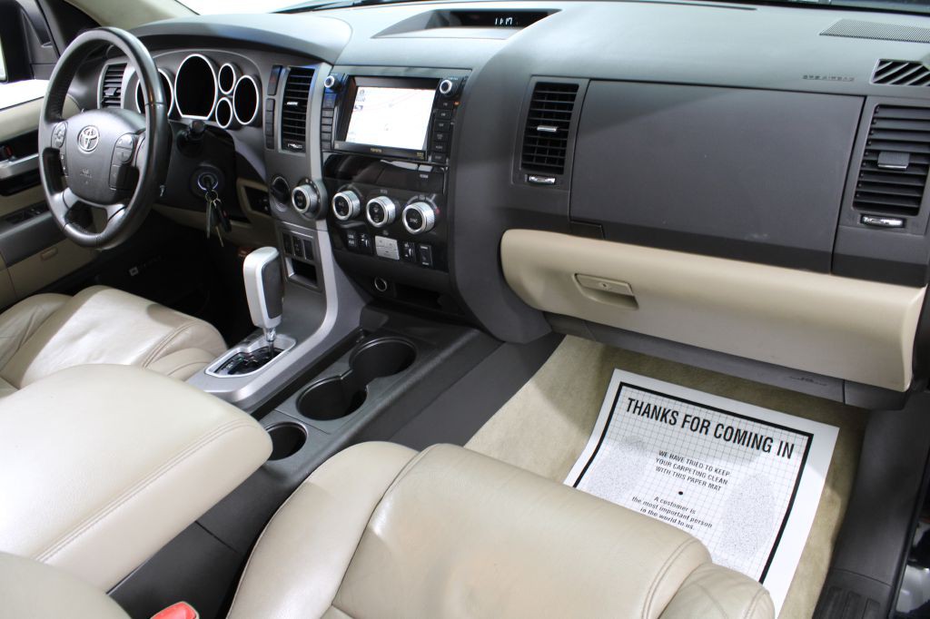 2011 Toyota Sequoia Image 31