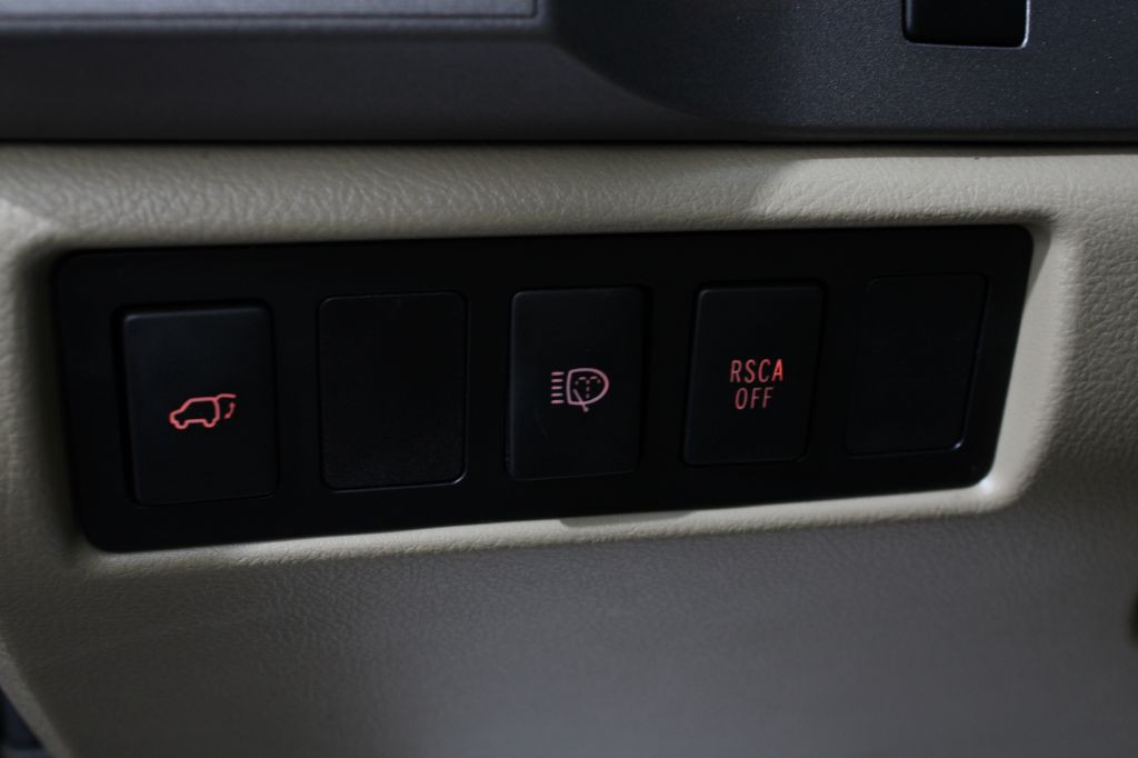 2011 Toyota Sequoia Image 38