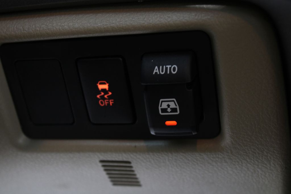 2011 Toyota Sequoia Image 41