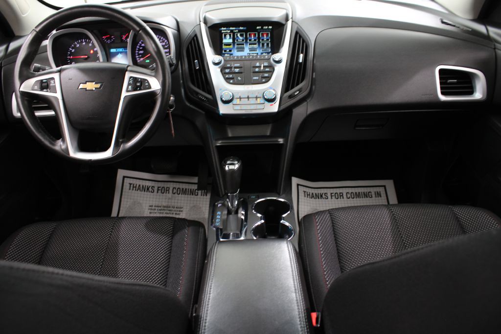 2017 Chevrolet Equinox Image 2