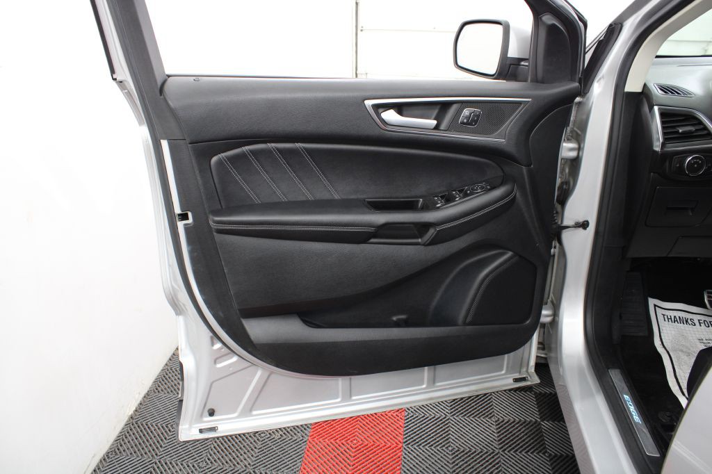 2015 Ford Edge Image 16