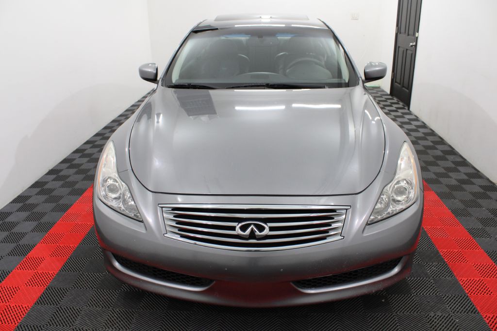 2010 INFINITI G37 Image 3