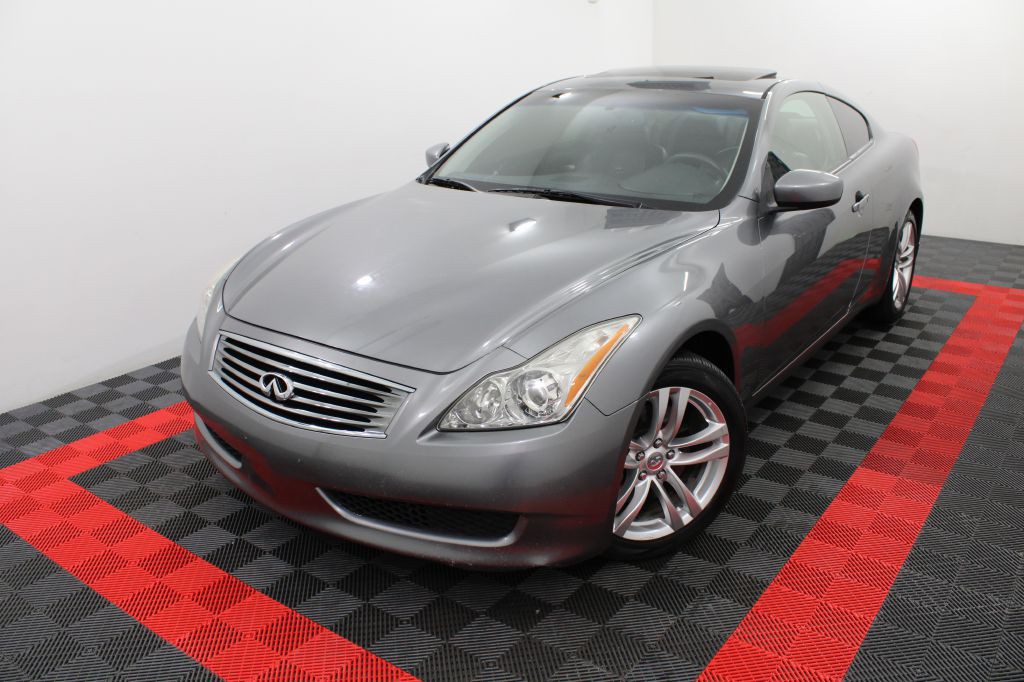 2010 INFINITI G37 Image 4