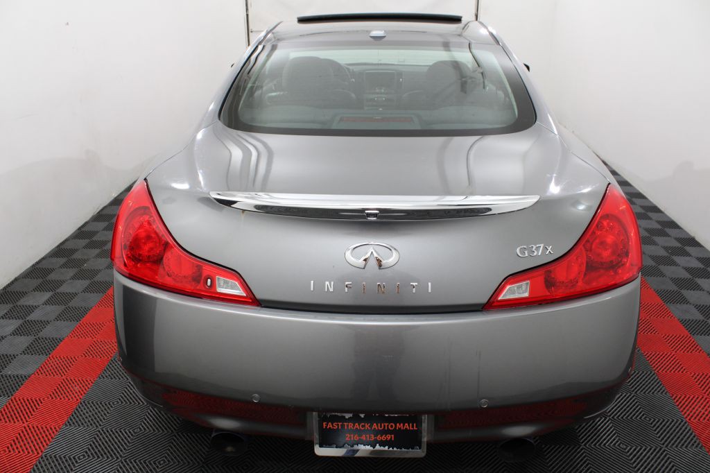 2010 INFINITI G37 Image 6