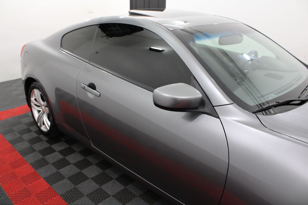 2010 INFINITI G37 Image 8
