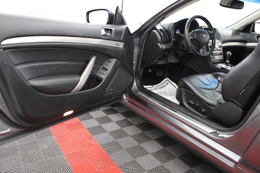 2010 INFINITI G37 Image 16