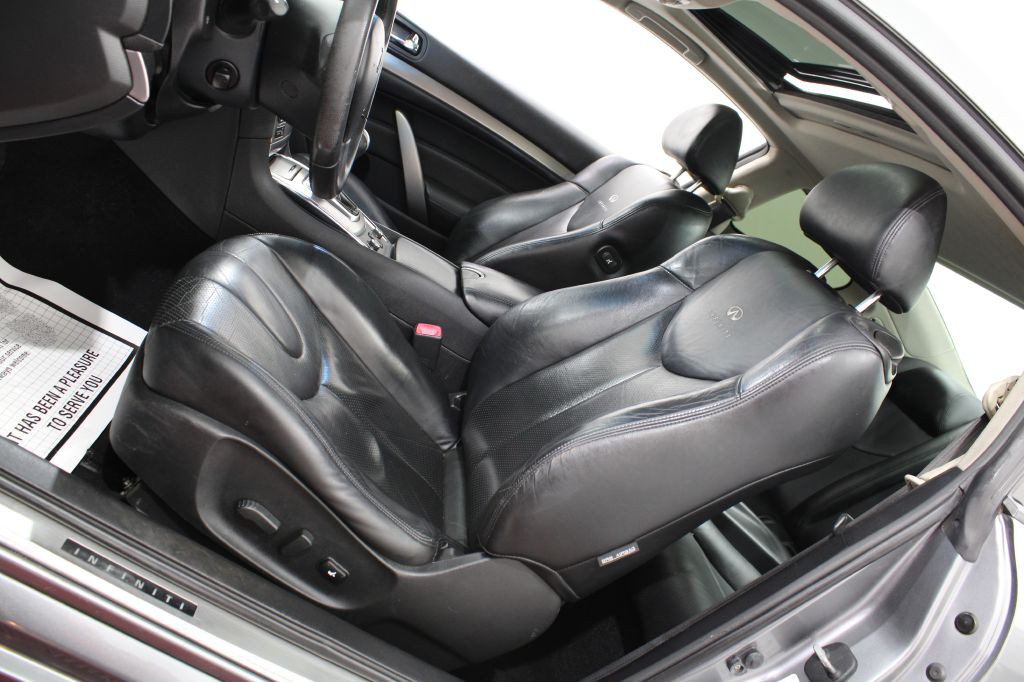 2010 INFINITI G37 Image 17