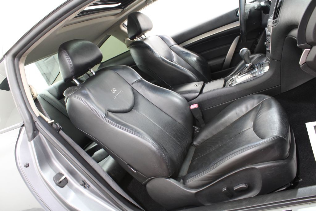 2010 INFINITI G37 Image 24