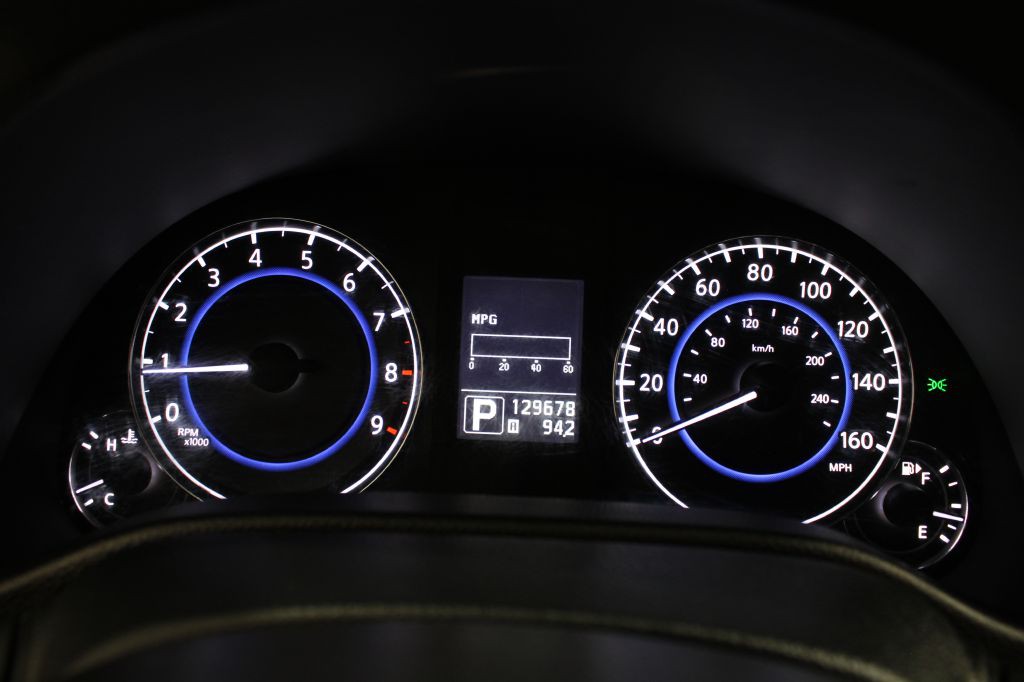 2010 INFINITI G37 Image 31