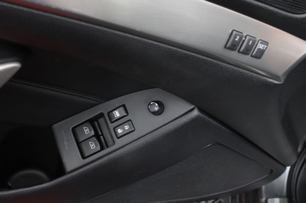 2010 INFINITI G37 Image 33